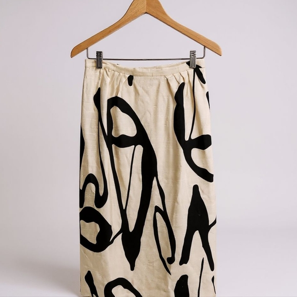 sonni Dresses & Skirts - Elegant Black and White Pencil Skirt